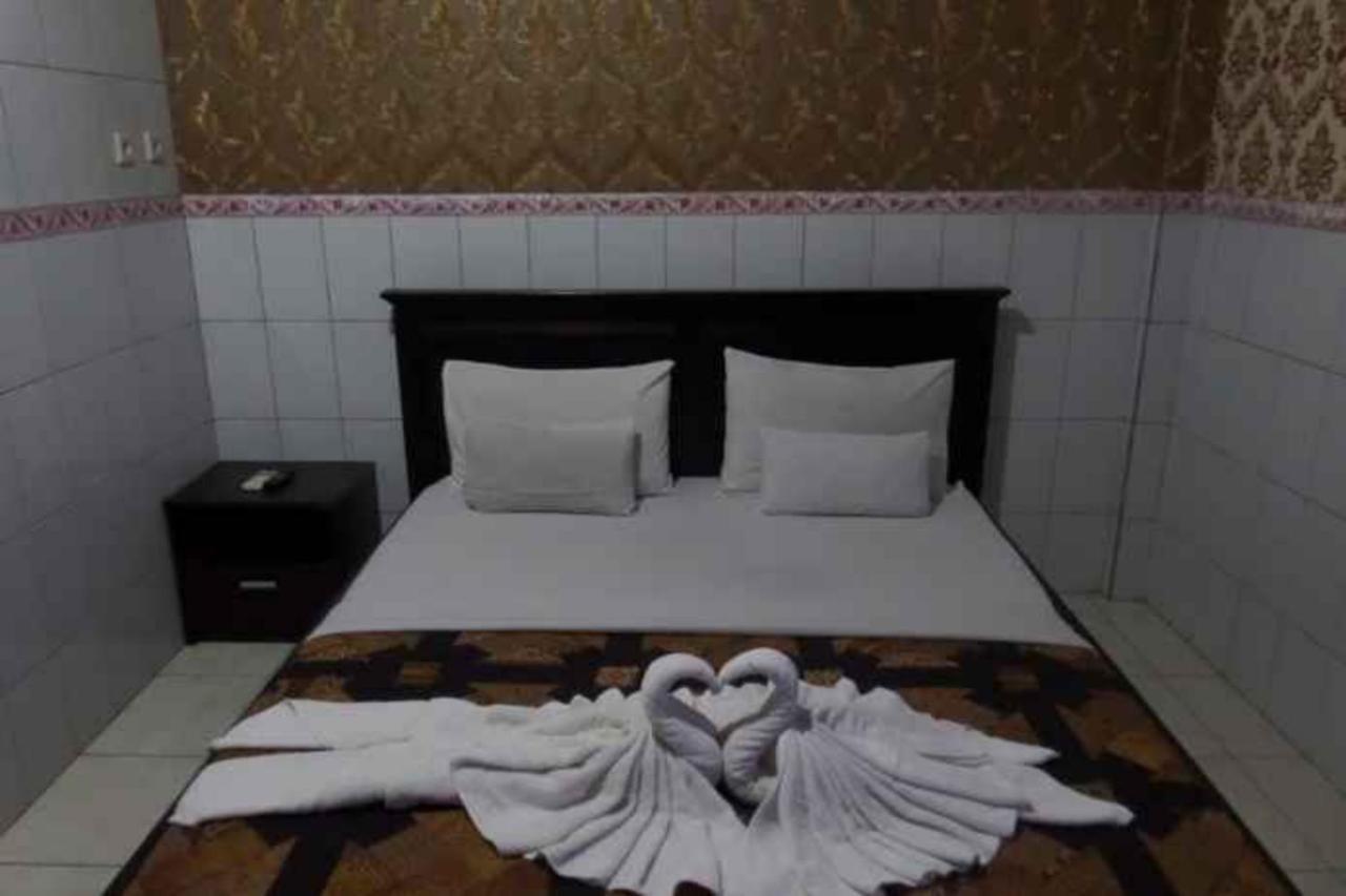 Vaccinated Staff - Oyo 3523 Gong Corner Homestay Kuta  Bagian luar foto