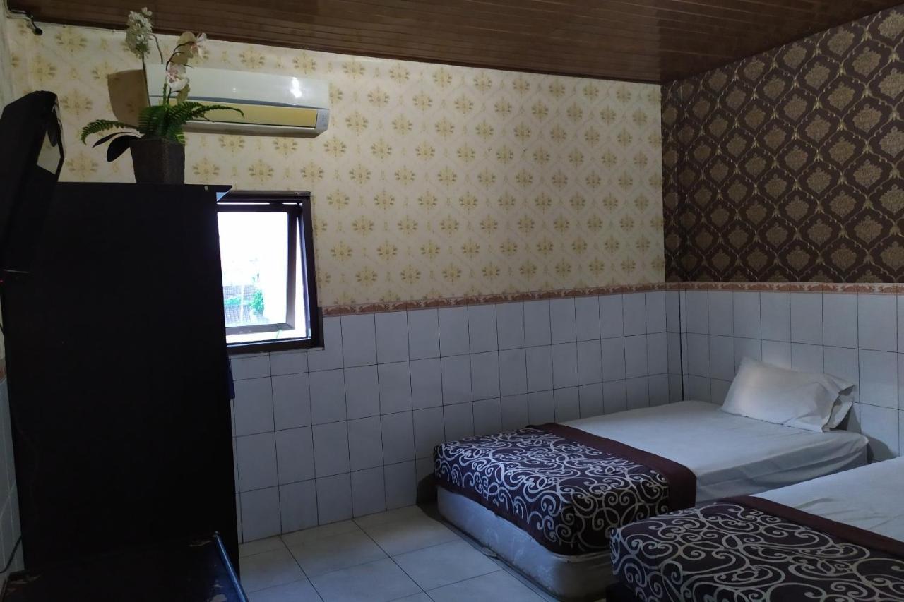Vaccinated Staff - Oyo 3523 Gong Corner Homestay Kuta  Bagian luar foto