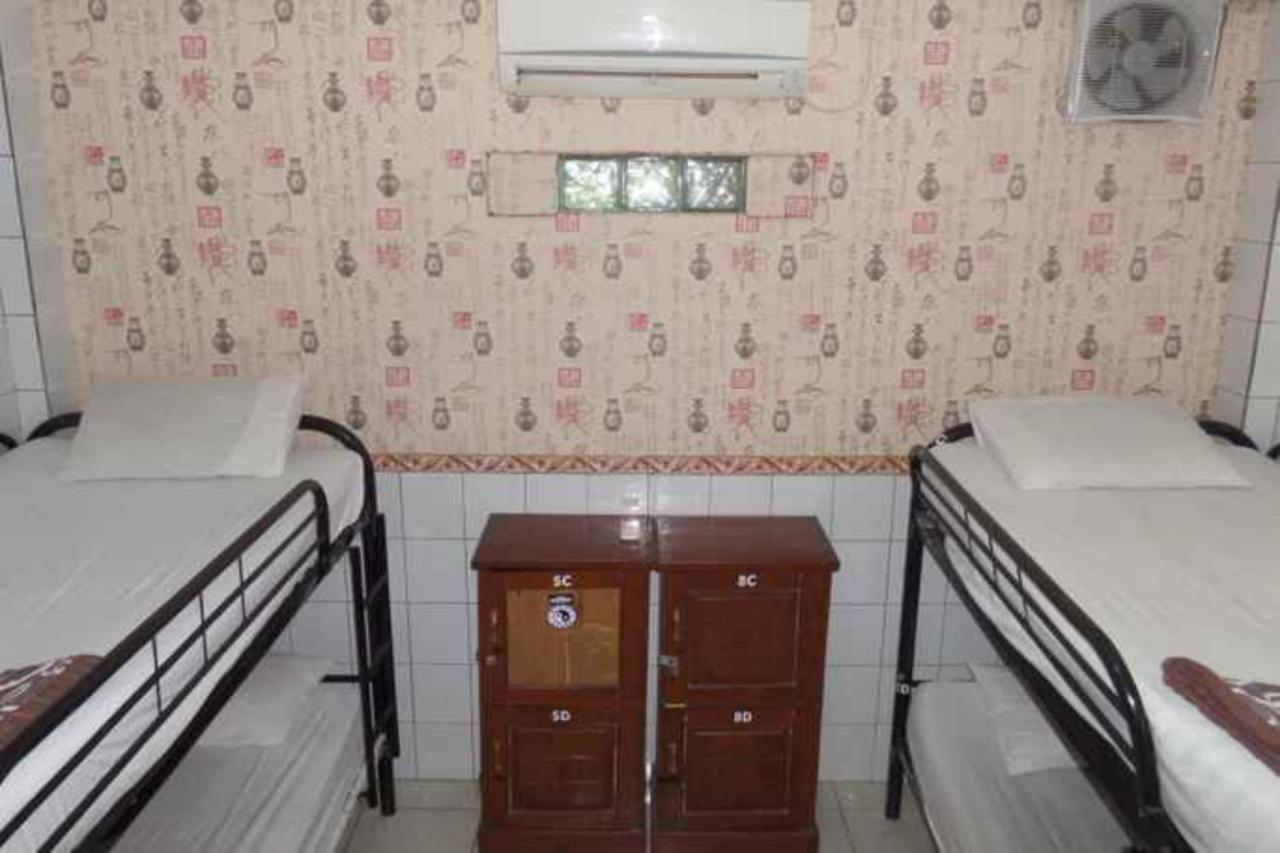 Vaccinated Staff - Oyo 3523 Gong Corner Homestay Kuta  Bagian luar foto
